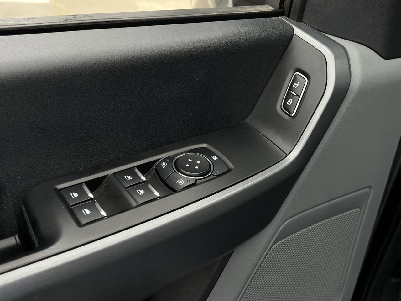 Used 2024 Ford F250 XL w/ STX Appearance Package AWD/4WD image 28