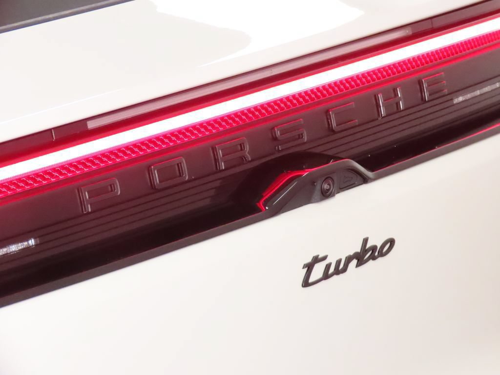 New 2026 Porsche Macan Turbo Electric AWD/4WD image 12