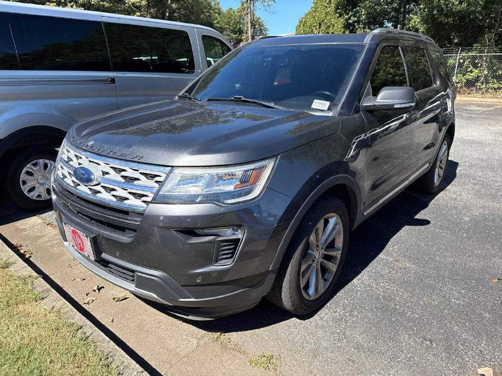 Used 2019 Ford Explorer XLT w/ Equipment Group 202A AWD/4WD image 7