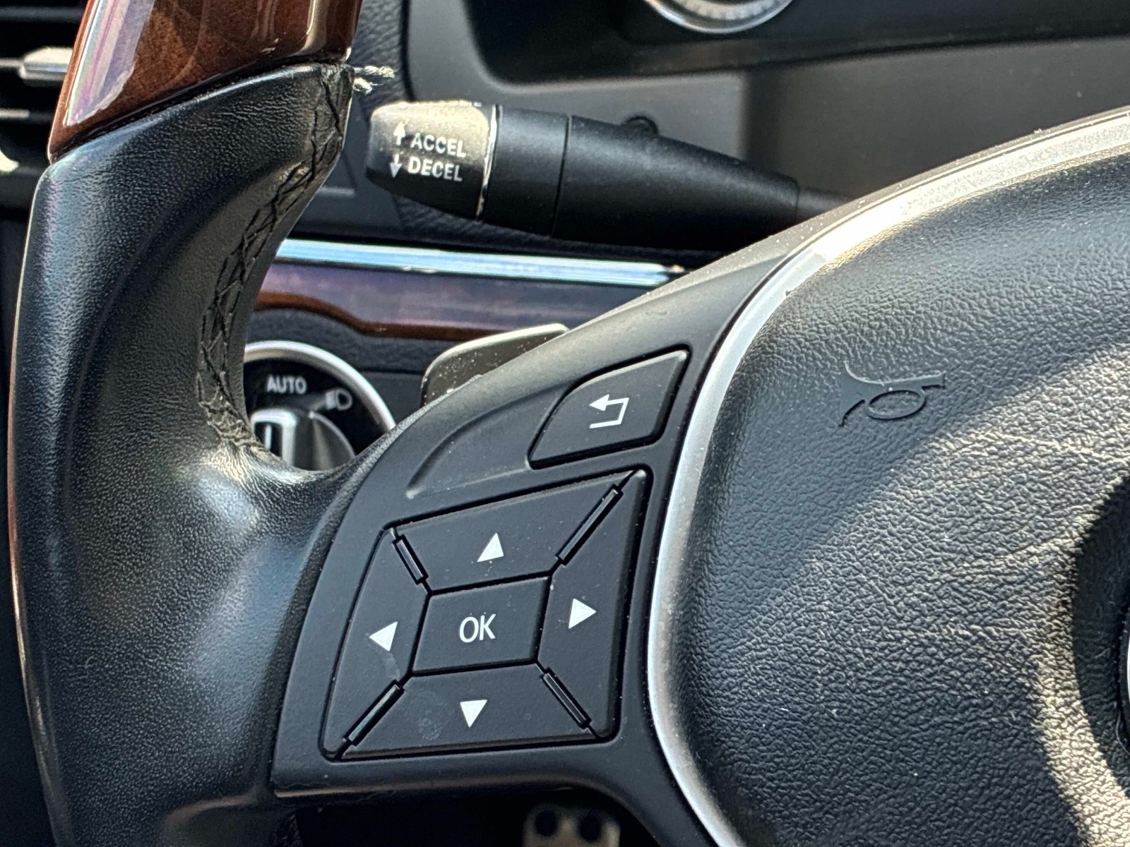 Used 2012 Mercedes-Benz E 550 Coupe image 23