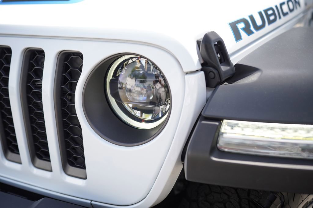 Used 2023 Jeep Wrangler Unlimited Rubicon 4xe w/ Cold Weather Group AWD/4WD image 4