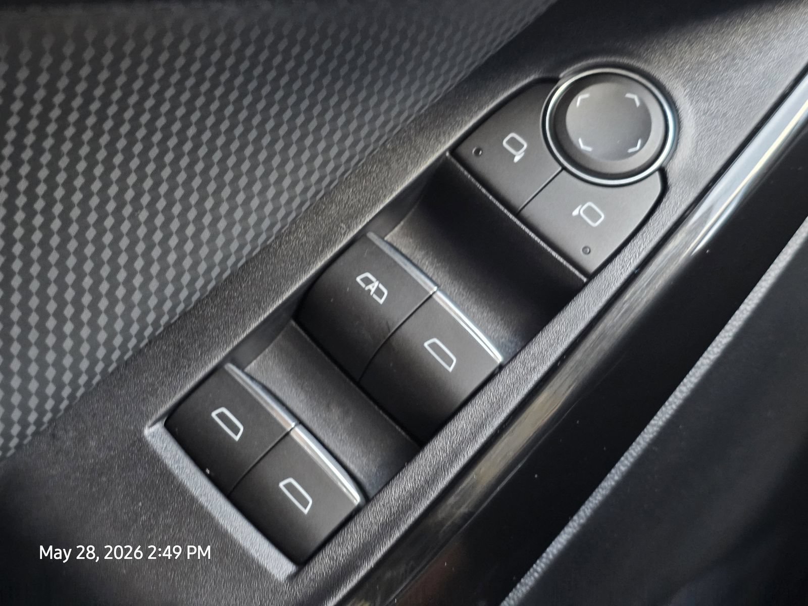 Used 2026 Chevrolet Equinox RS w/ Convenience Package III FWD image 32