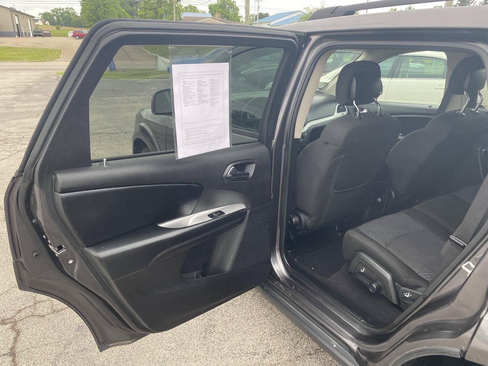 Used 2020 Dodge Journey SE w/ Blacktop Package FWD image 26