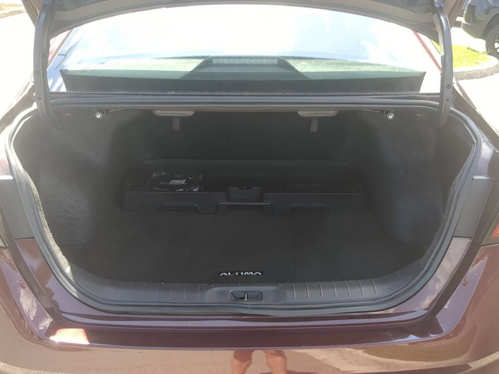 Used 2025 Nissan Altima 2.5 SV FWD image 25
