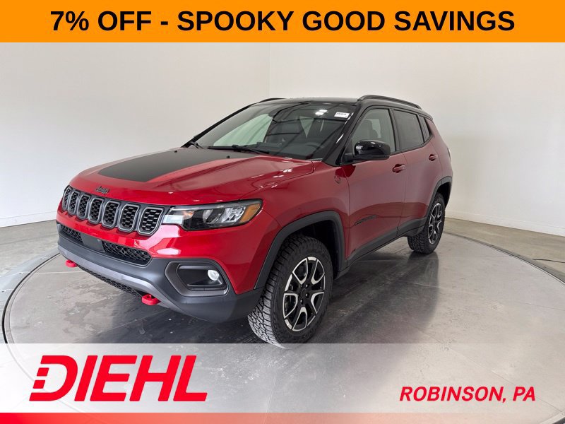 New 2026 Jeep Compass Trailhawk w/ Sun, Sound & Navigation Group AWD/4WD image 3