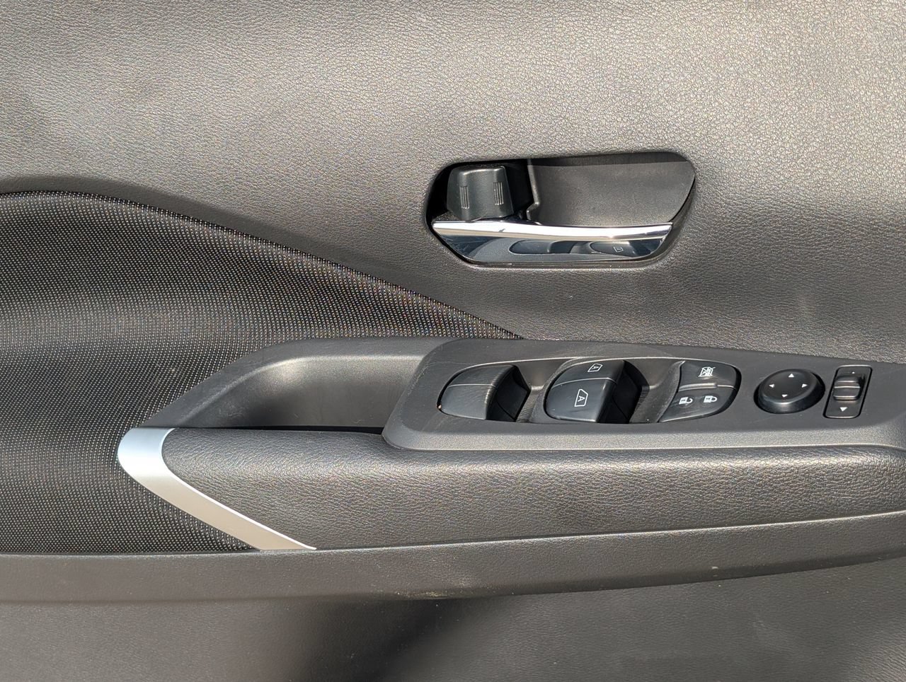 Used 2022 Nissan Kicks SV FWD image 24