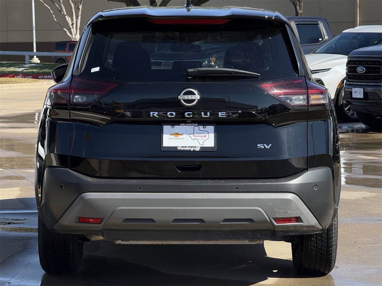 Used 2023 Nissan Rogue SV image 5