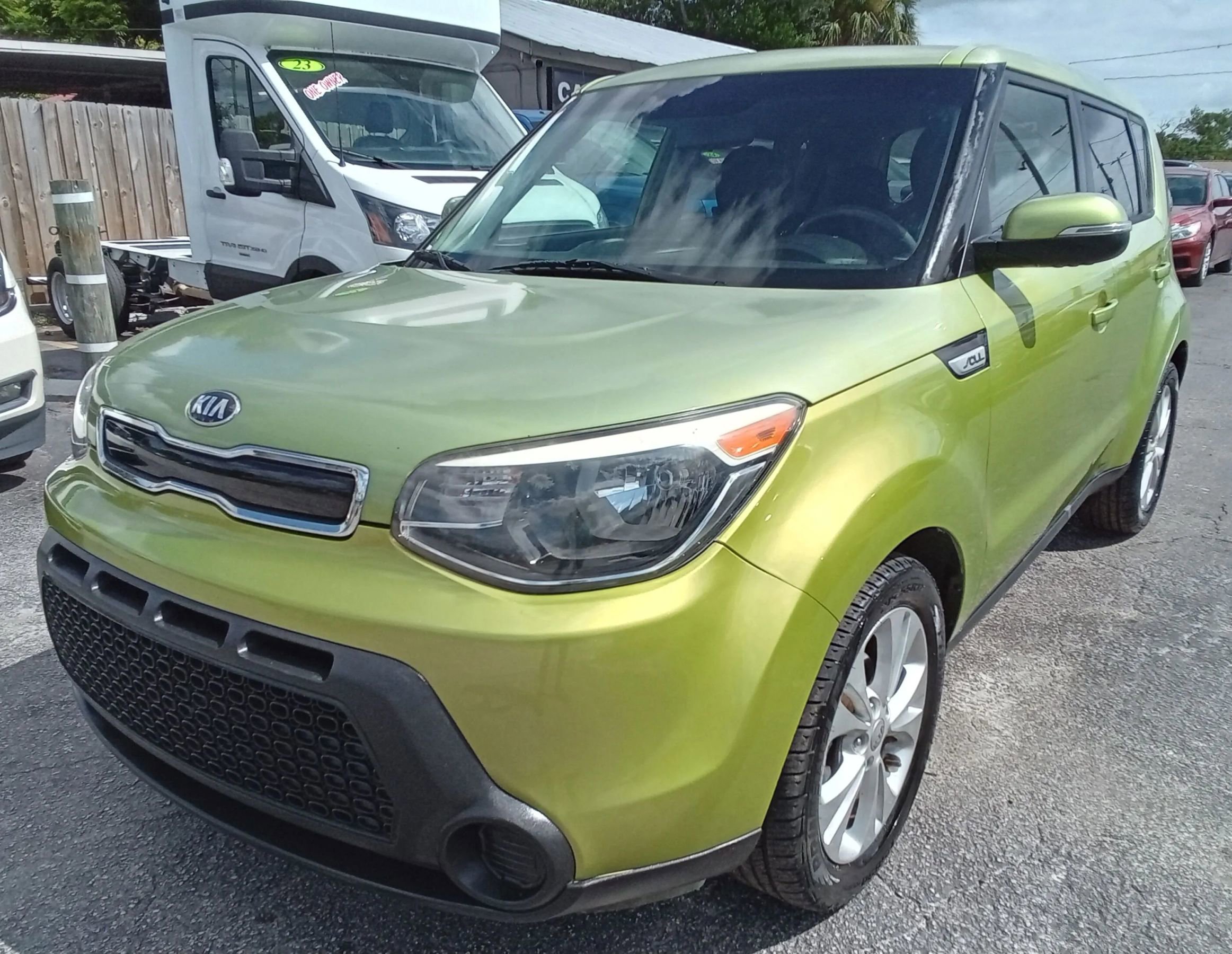 Used 2014 Kia Soul + image 2