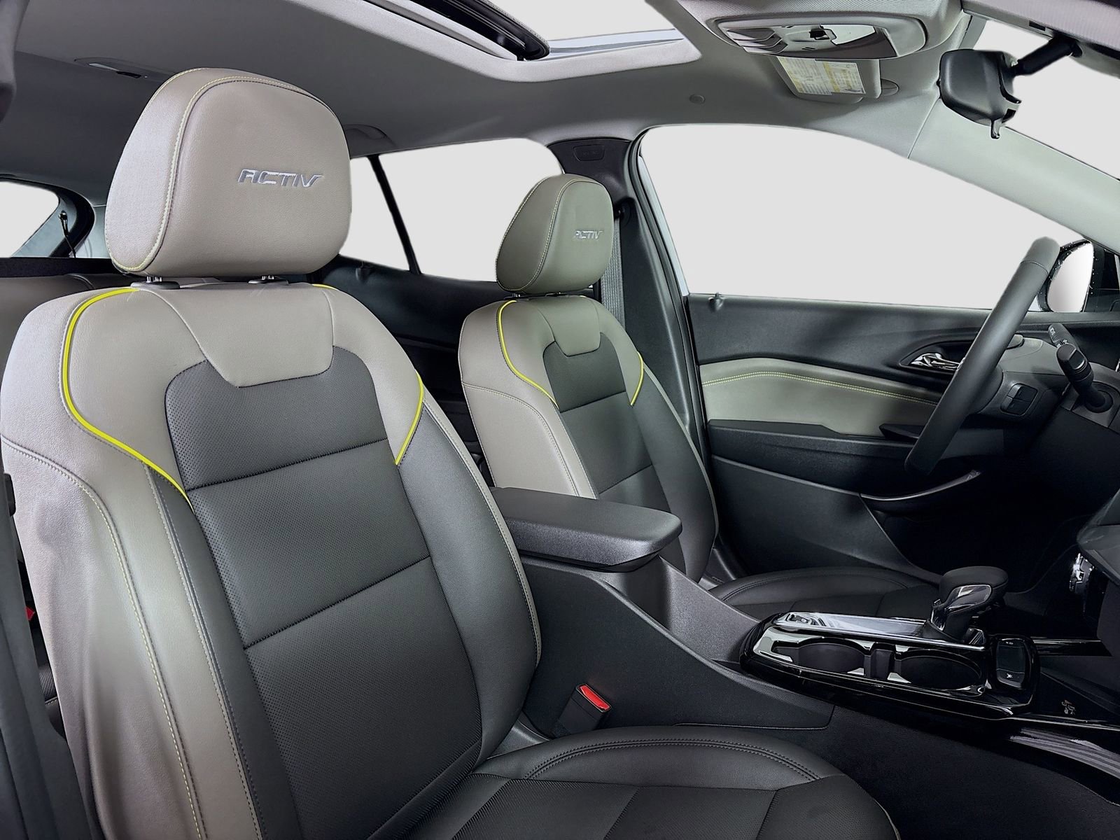 New 2026 Chevrolet Trax ACTIV w/ Sunroof Package FWD image 32