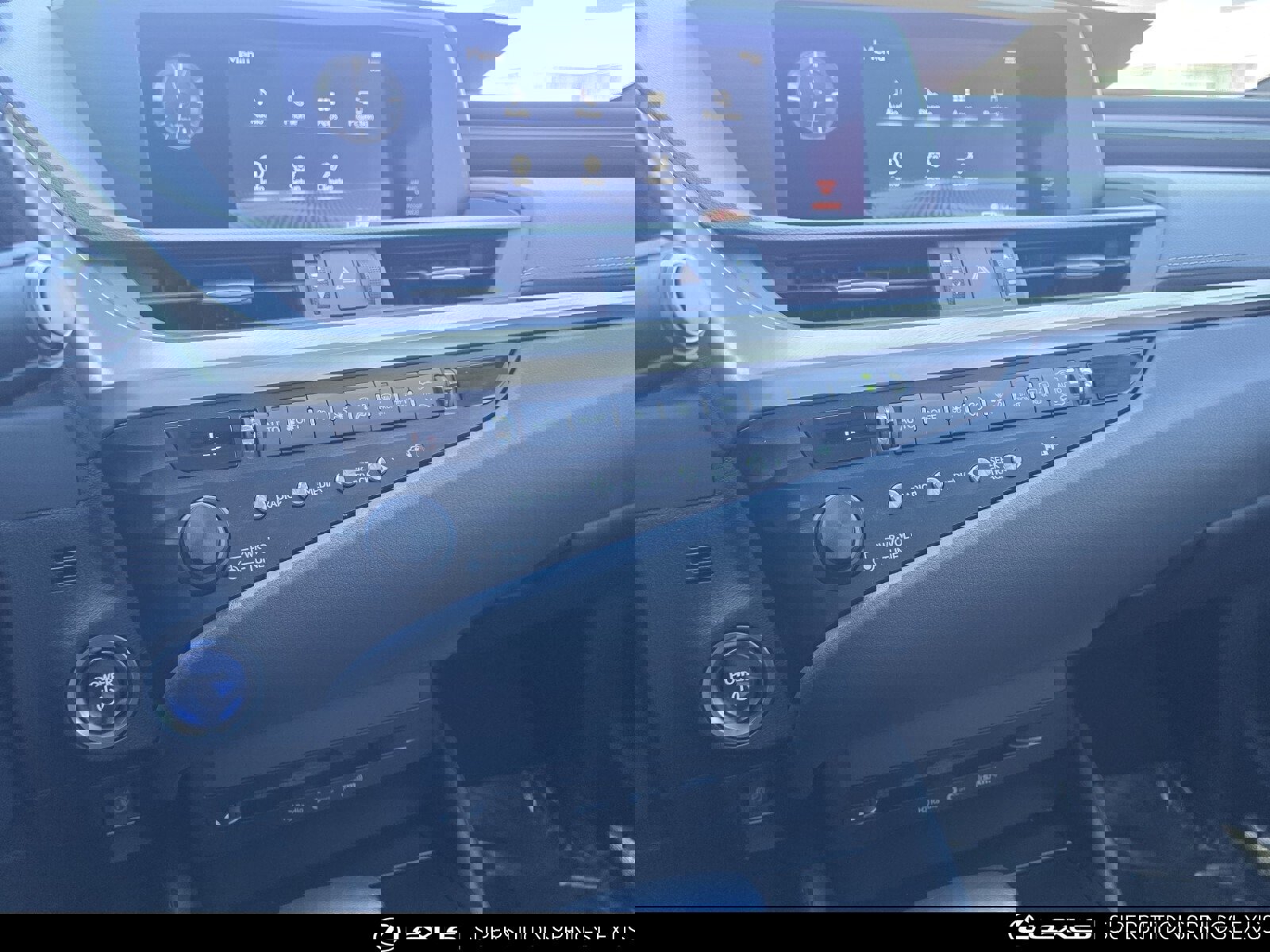 Certified 2019 Lexus ES 300h w/ Accessory Package image 19