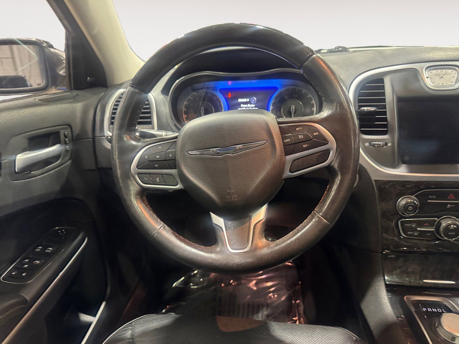 Used 2019 Chrysler 300 Limited w/ Light Group AWD/4WD image 21