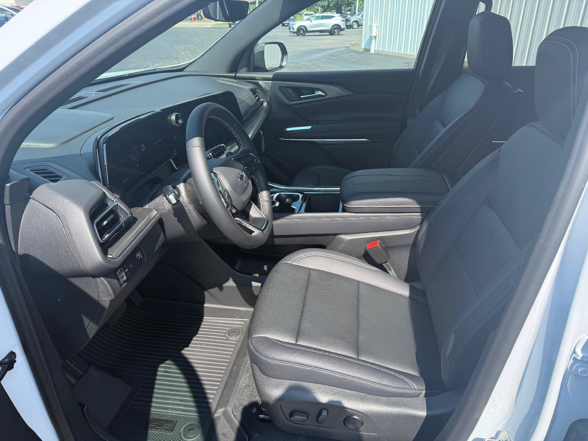New 2026 Chevrolet Traverse LT w/ Midnight/Sport Edition FWD image 11