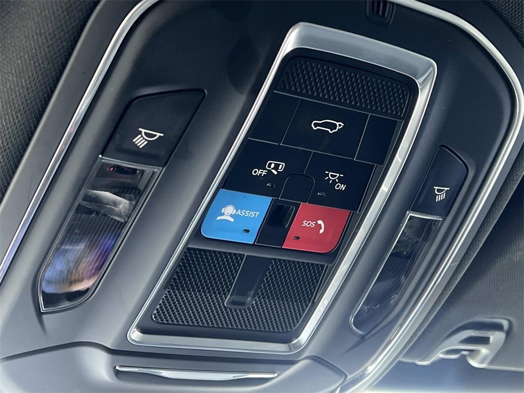 Used 2024 Jeep Wagoneer L Series II w/ Flexible Seating Group image 26