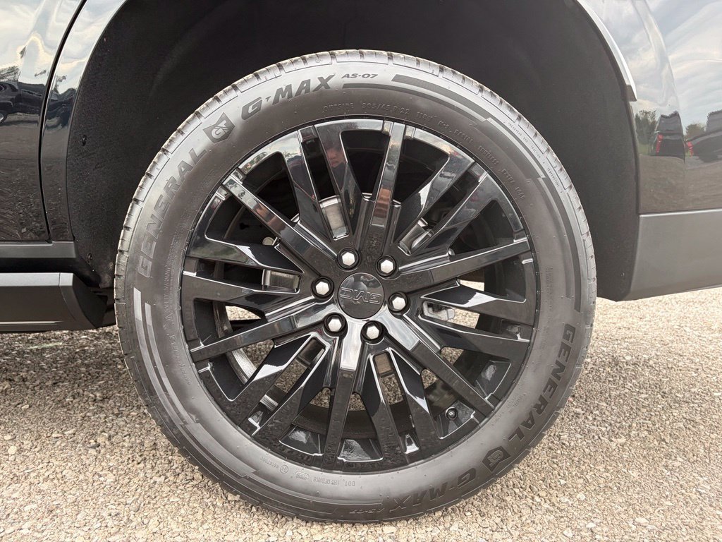 Used 2026 GMC Yukon Denali w/ Sun & Power Step Package AWD/4WD image 17