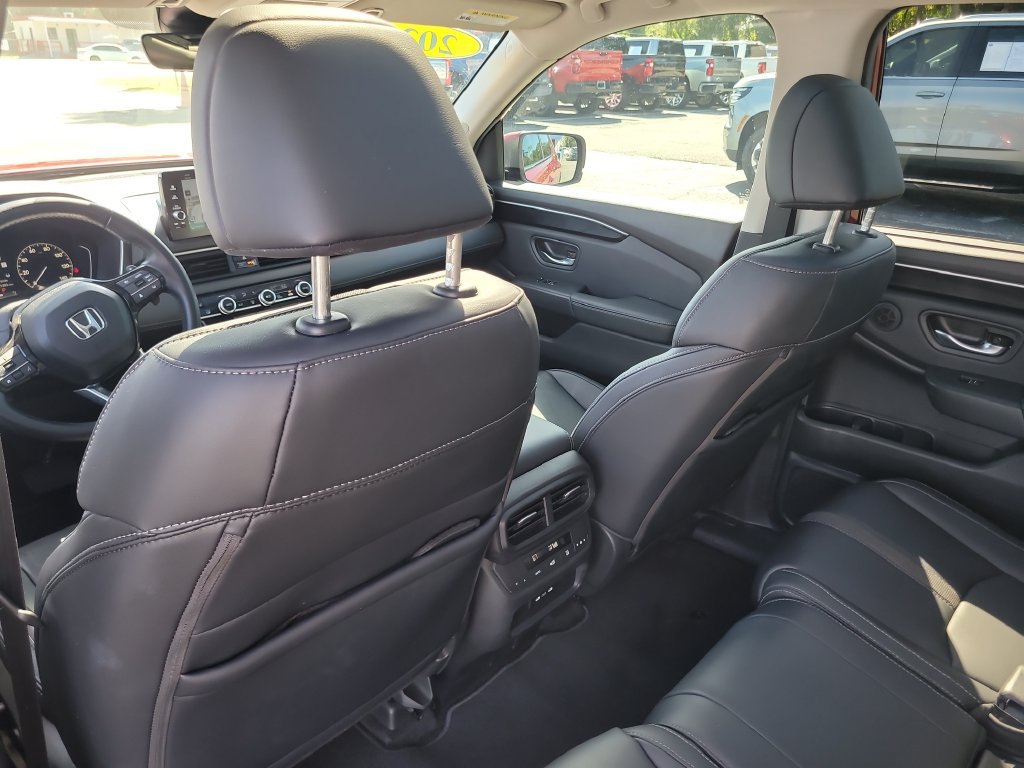 Used 2025 Honda Pilot Touring image 10