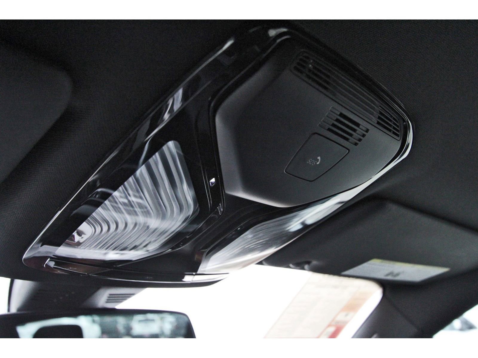 Used 2023 BMW 230i Coupe w/ Convenience Package RWD image 25