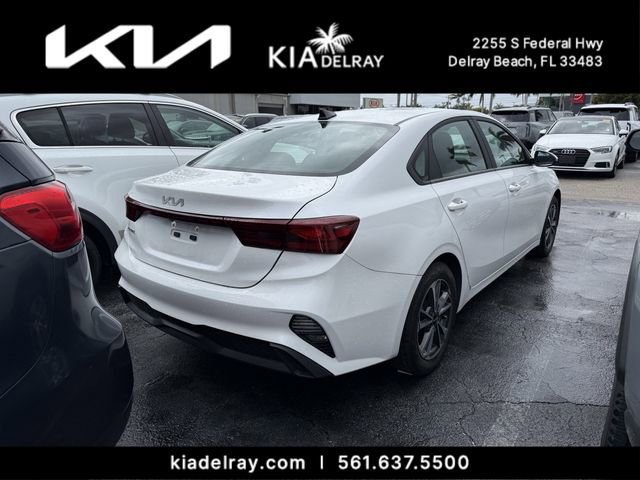 Used 2023 Kia Forte LXS w/ LXS Technology Package FWD image 2