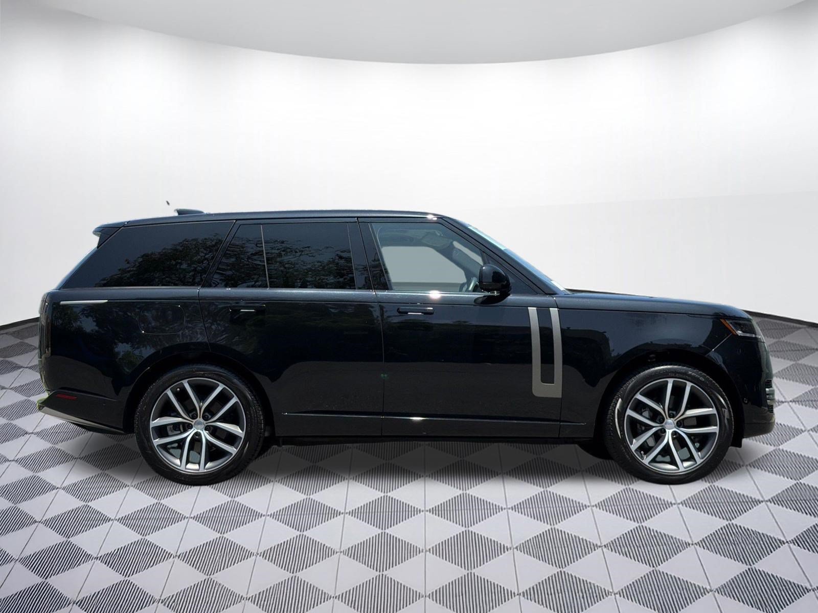 Certified 2025 Land Rover Range Rover SE AWD/4WD image 8
