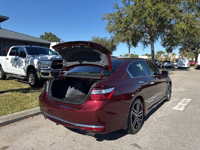 Used 2017 Honda Accord Touring image 19