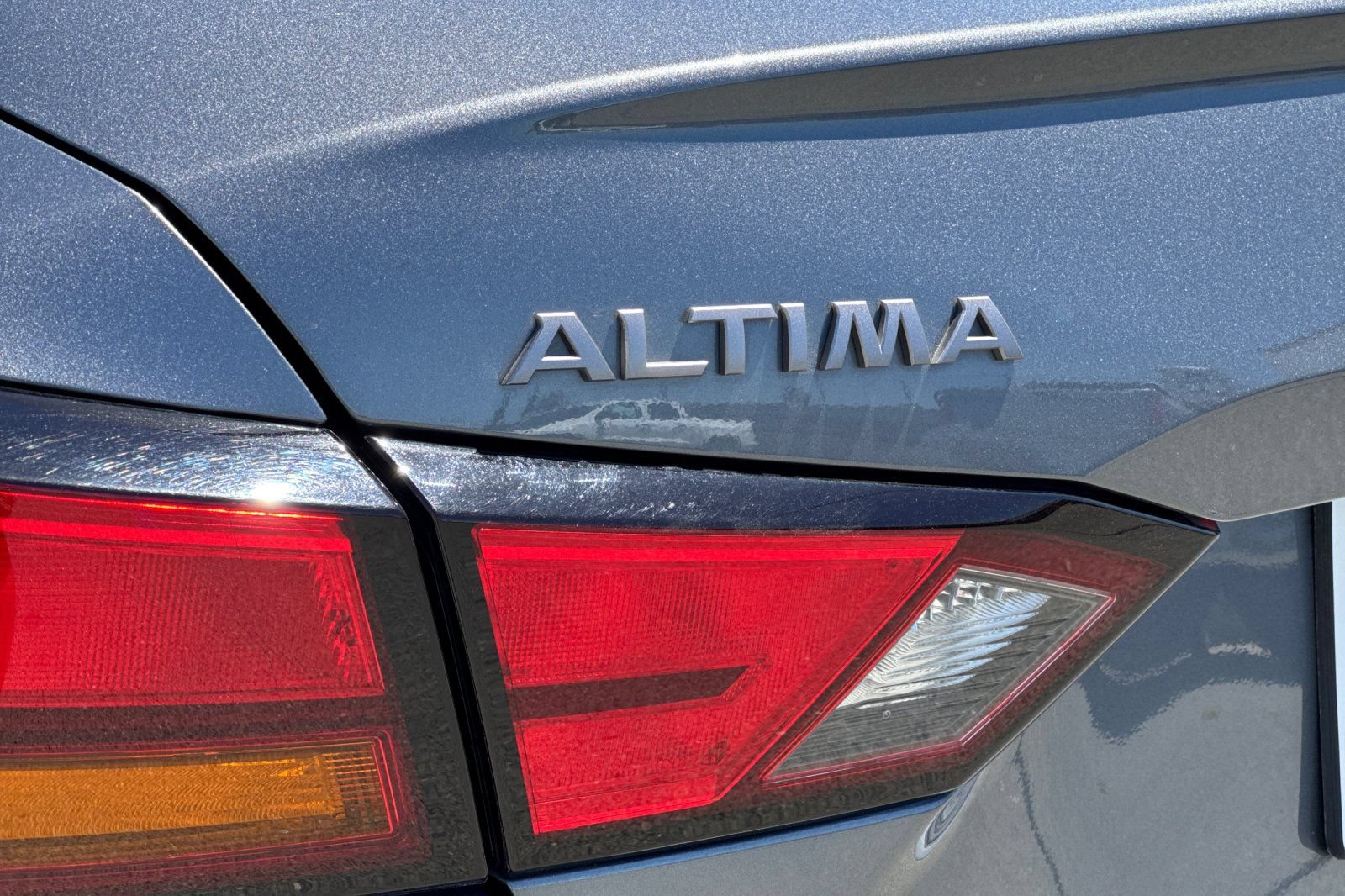 Used 2025 Nissan Altima 2.5 SV FWD image 26