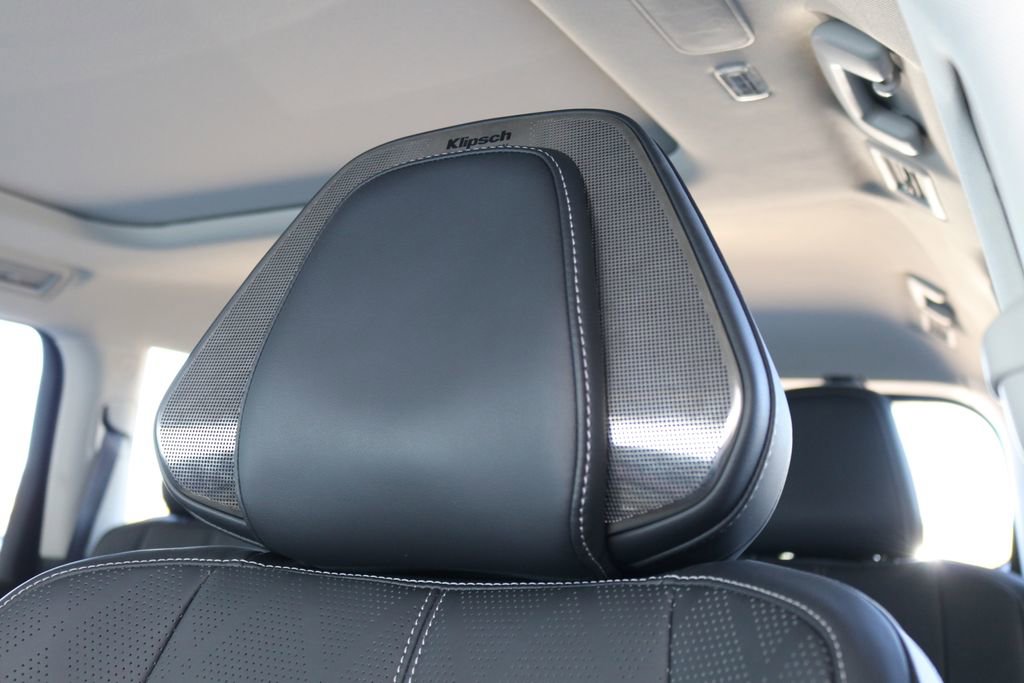 Certified 2025 INFINITI QX80 Sensory image 17