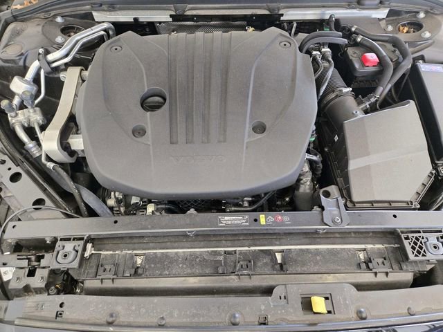 Used 2025 Volvo S60 B5 Plus image 14