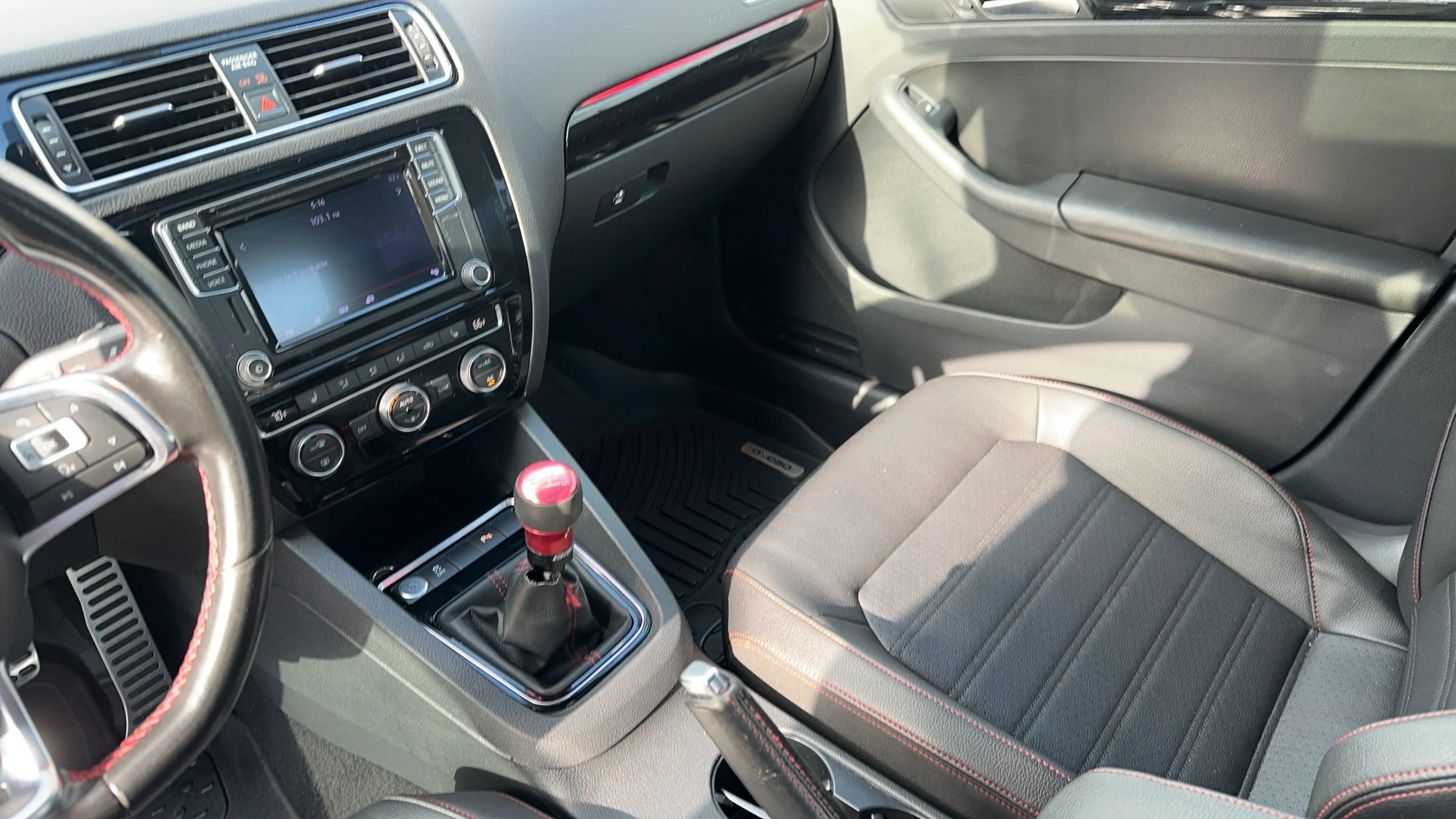 Used 2016 Volkswagen Jetta GLI SE image 6