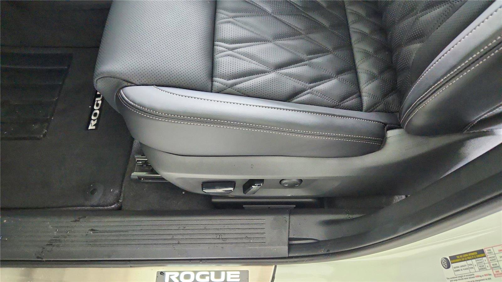 New 2026 Nissan Rogue Platinum w/ Platinum Premium Package image 18