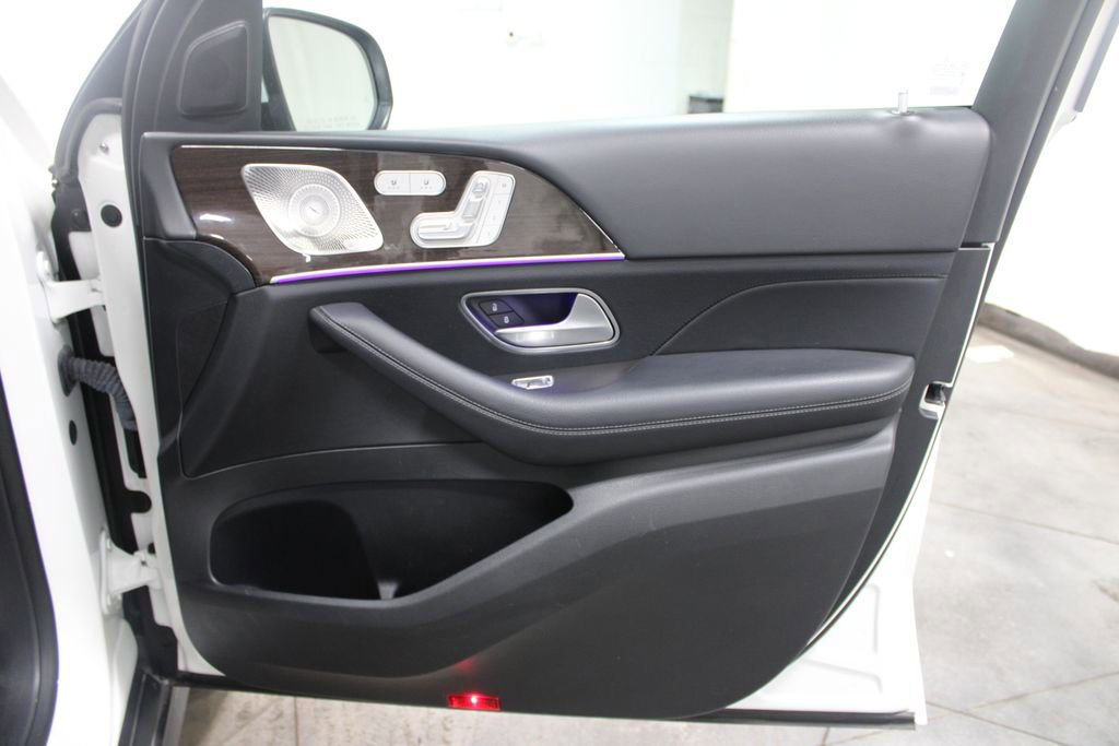 Used 2024 Mercedes-Benz GLS 450 4MATIC image 36