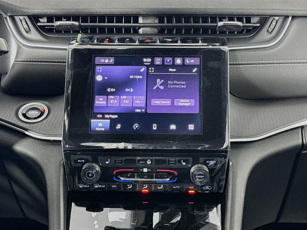 New 2025 Jeep Grand Cherokee L Laredo image 28