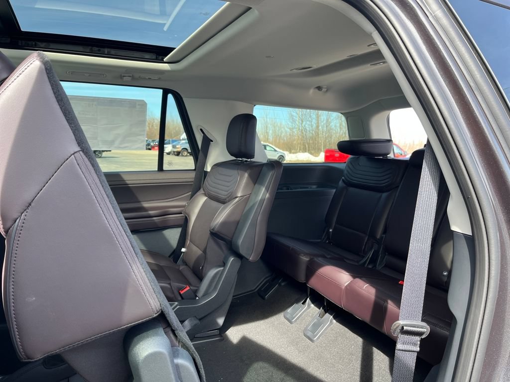 New 2026 Ford Expedition Platinum w/ Platinum Ultimate Package AWD/4WD image 37