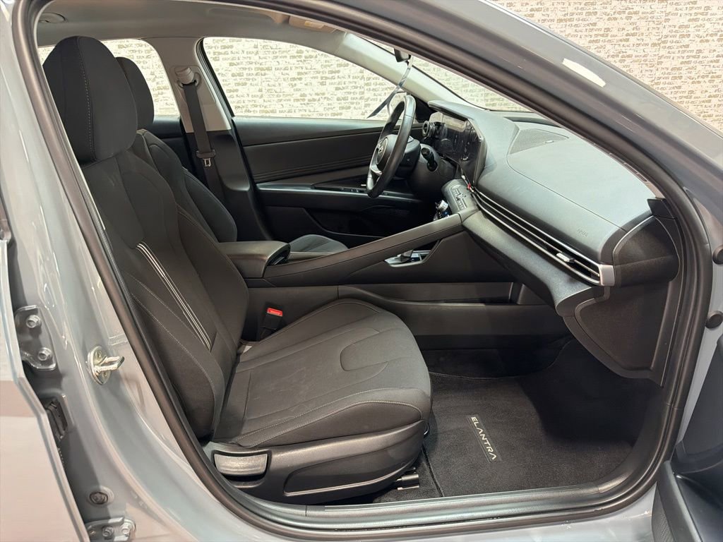 Certified 2023 Hyundai Elantra SEL w/ Convenience Package FWD image 12