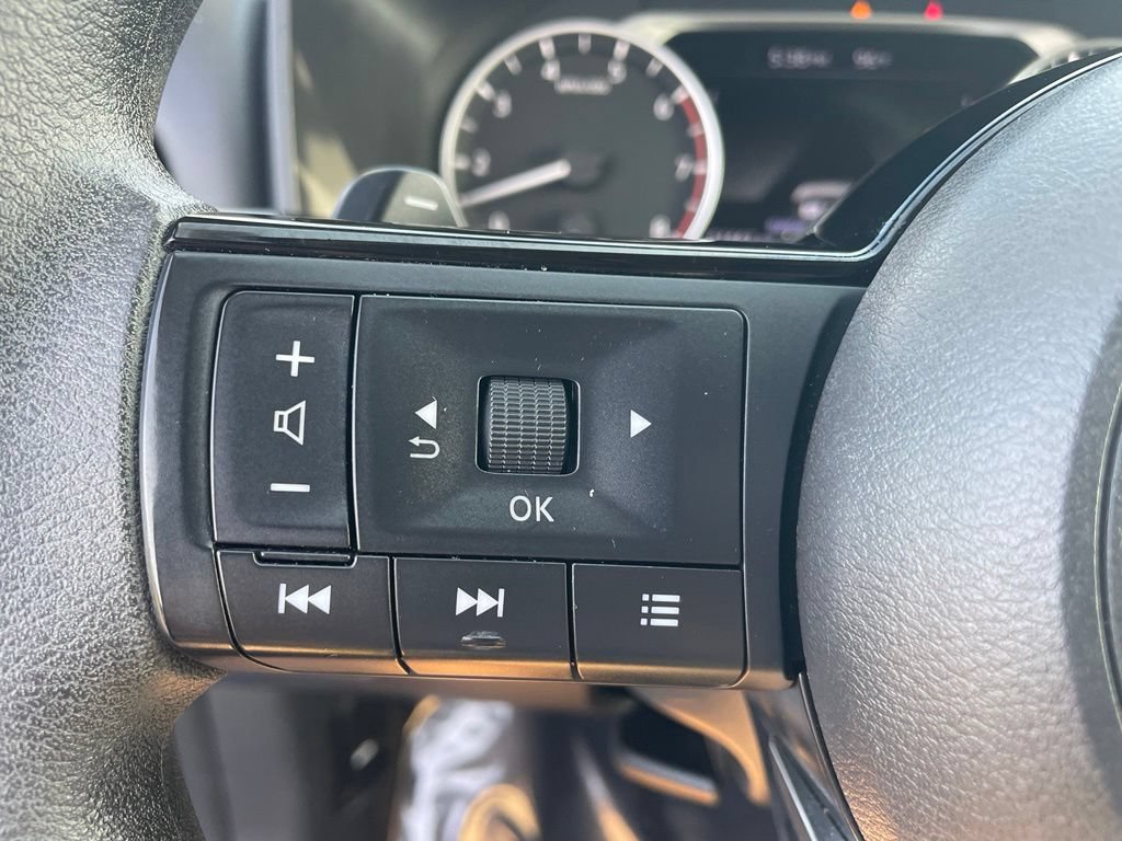 Used 2021 Nissan Rogue SV FWD image 28