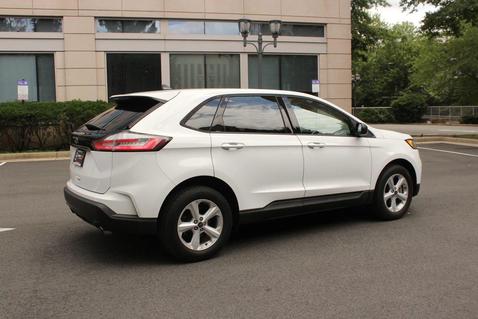 Used 2020 Ford Edge SE FWD image 7