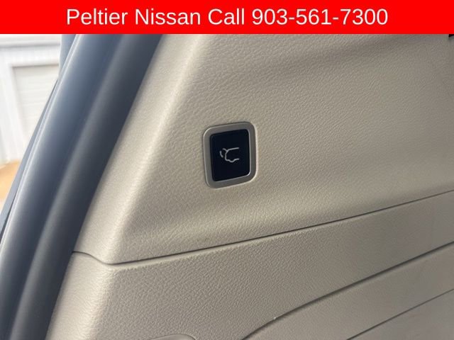 Used 2024 Chrysler Pacifica Select image 25