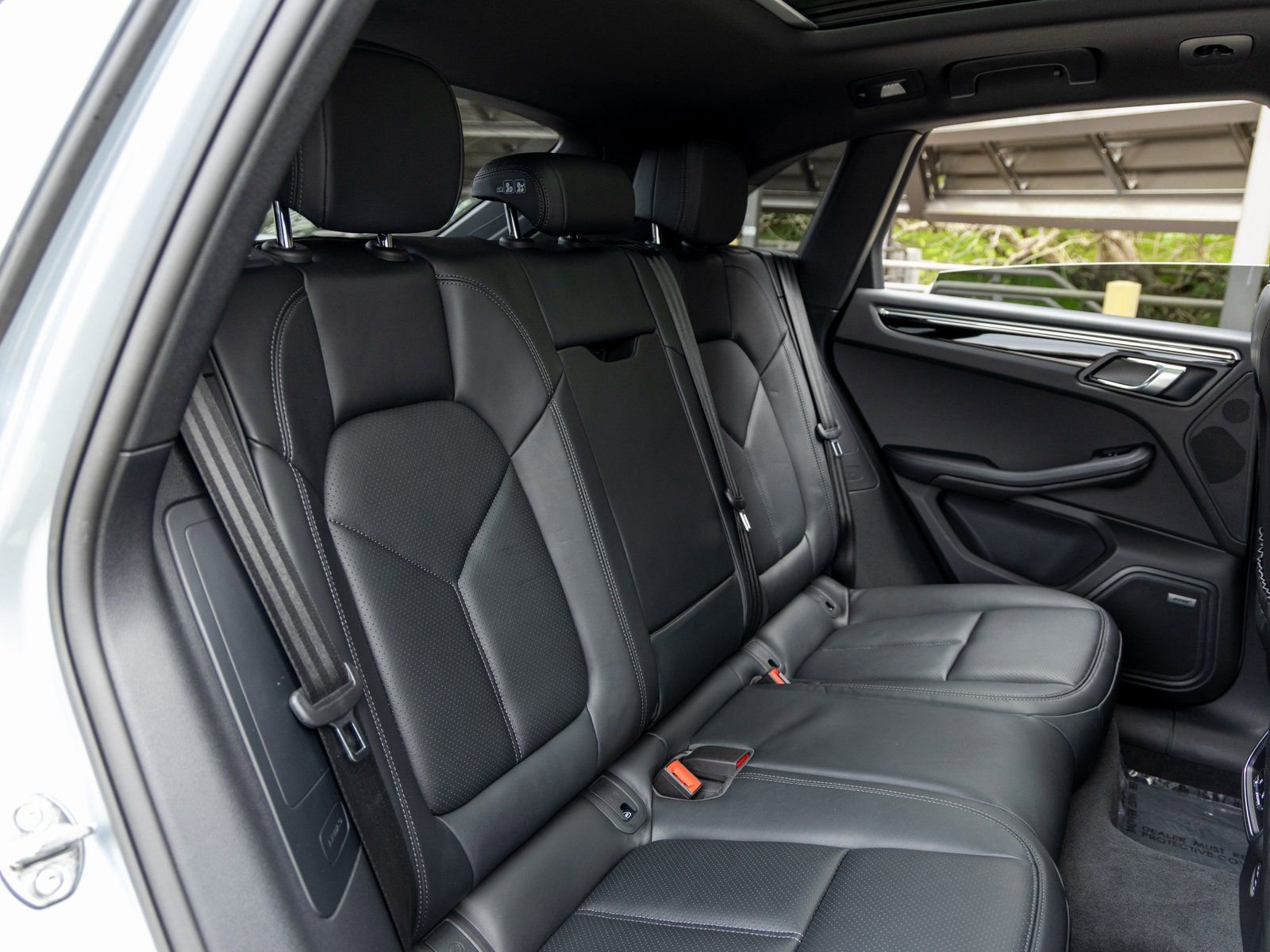 Certified 2025 Porsche Macan image 49