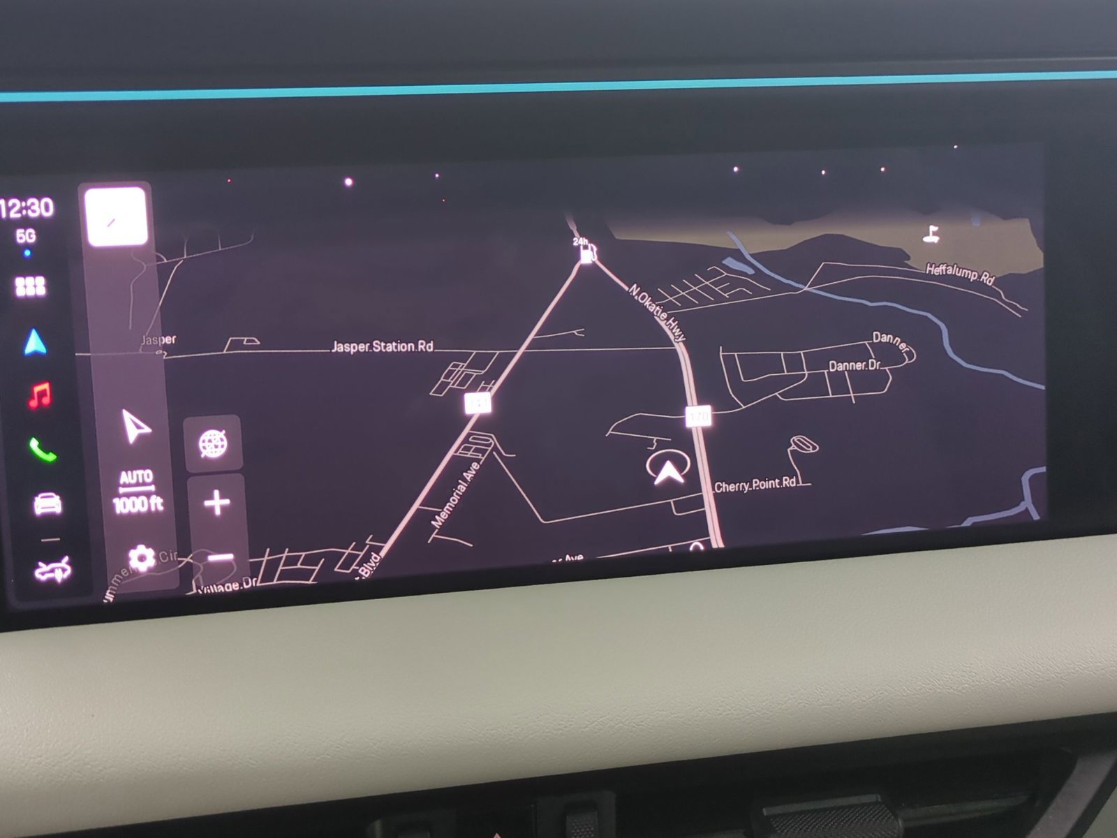 Certified 2025 Porsche Macan 4 Electric image 14