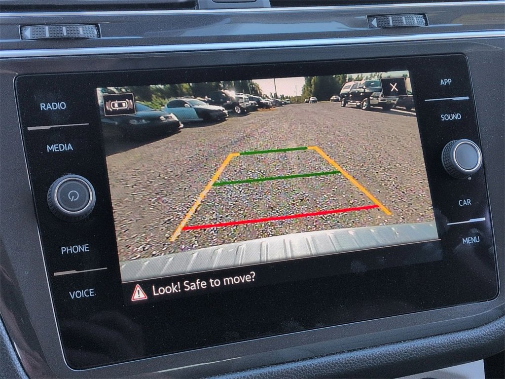 Used 2024 Volkswagen Tiguan SE image 28