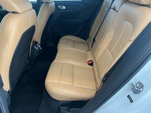 Used 2019 Volvo XC40 T5 Inscription image 36