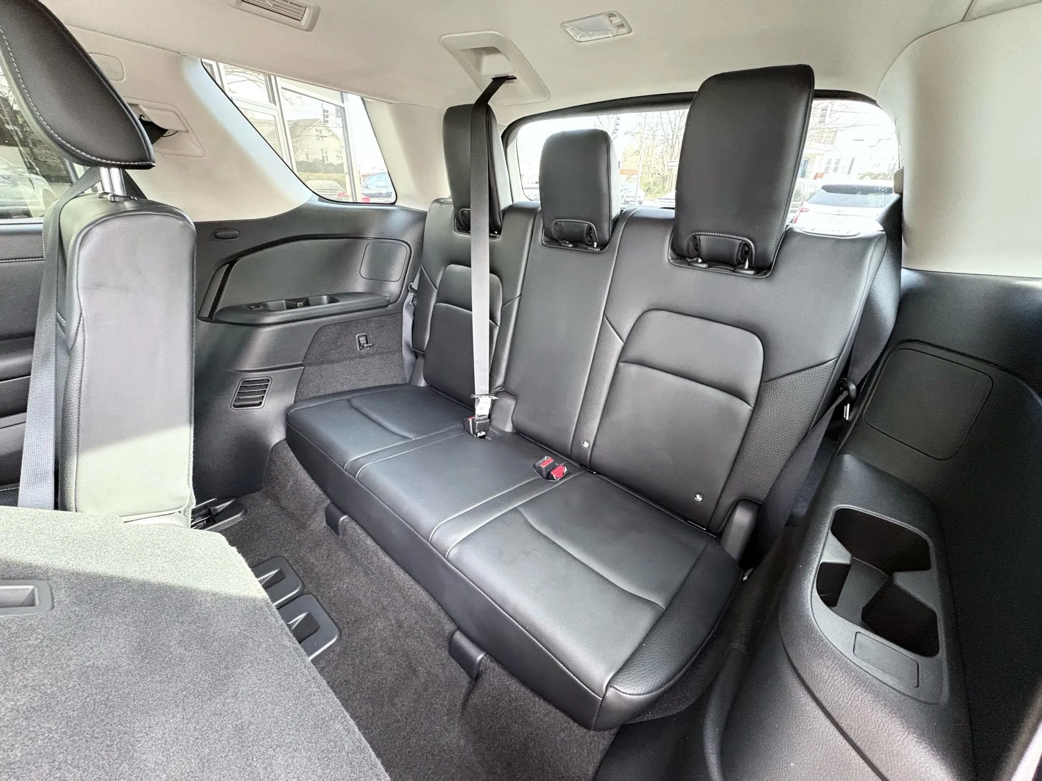 Used 2022 Nissan Pathfinder SL image 16