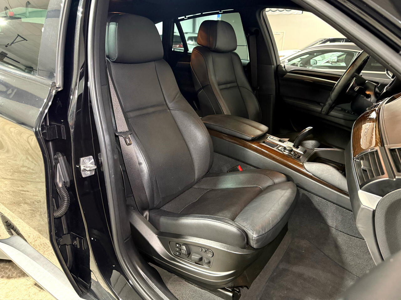 Used 2013 BMW X6 xDrive50i image 24