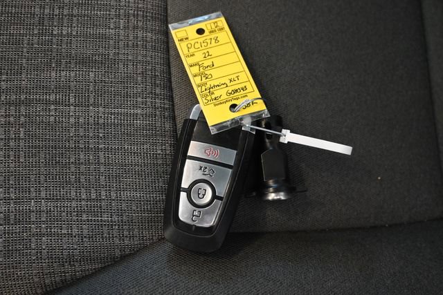 Used 2022 Ford F150 Lightning XLT image 28