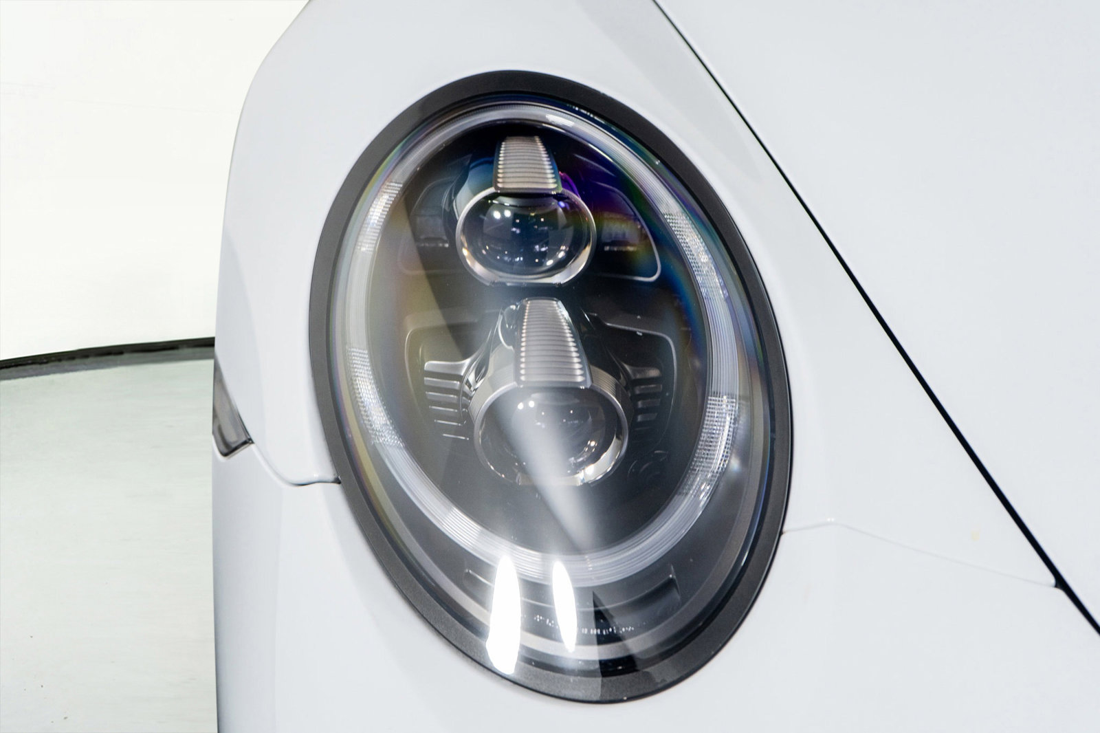 Used 2017 Porsche 911 Turbo image 24