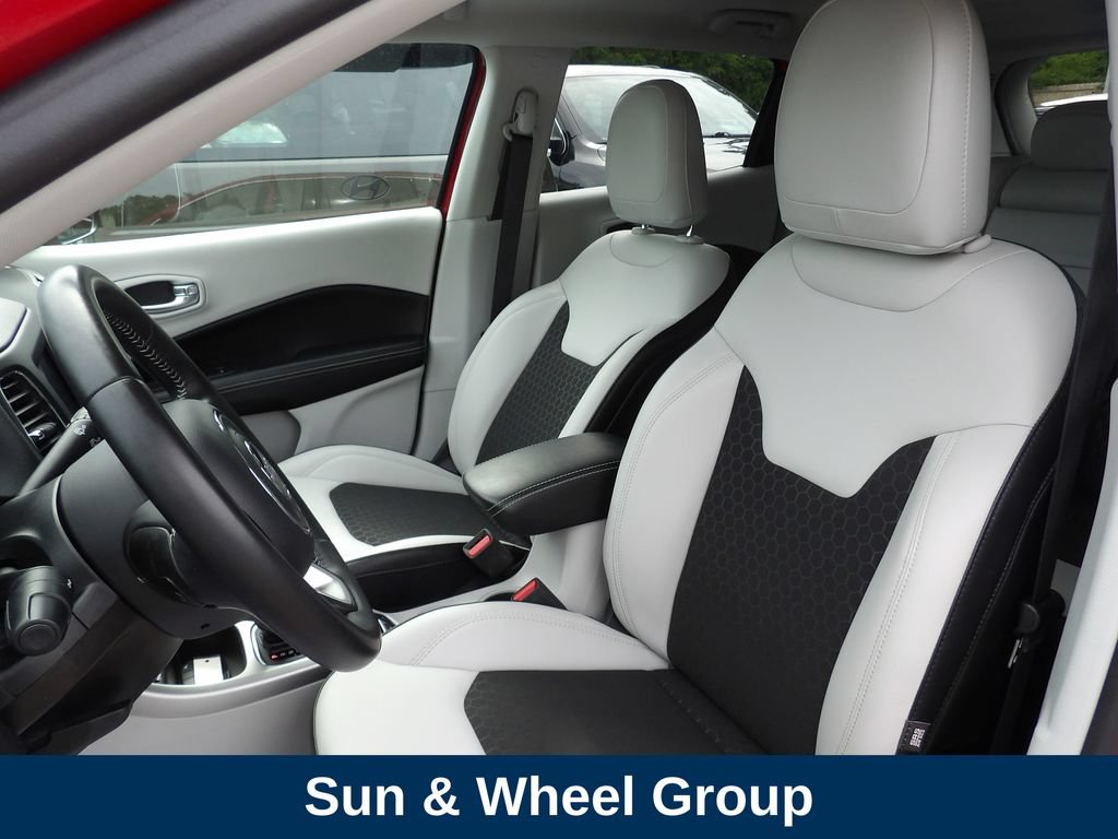 Used 2019 Jeep Compass Latitude w/ Popular Equipment Group FWD image 11