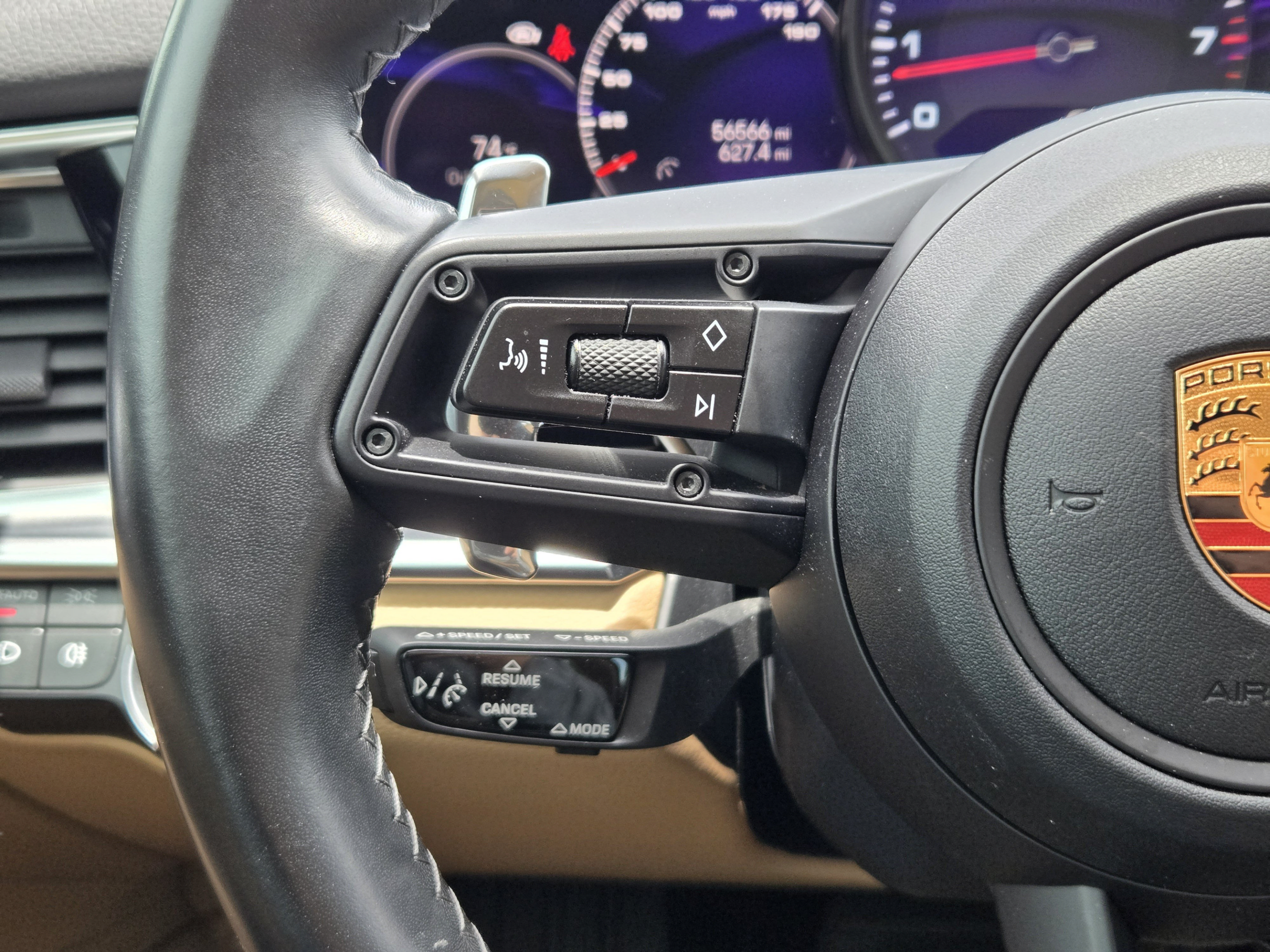 Used 2022 Porsche Panamera image 23