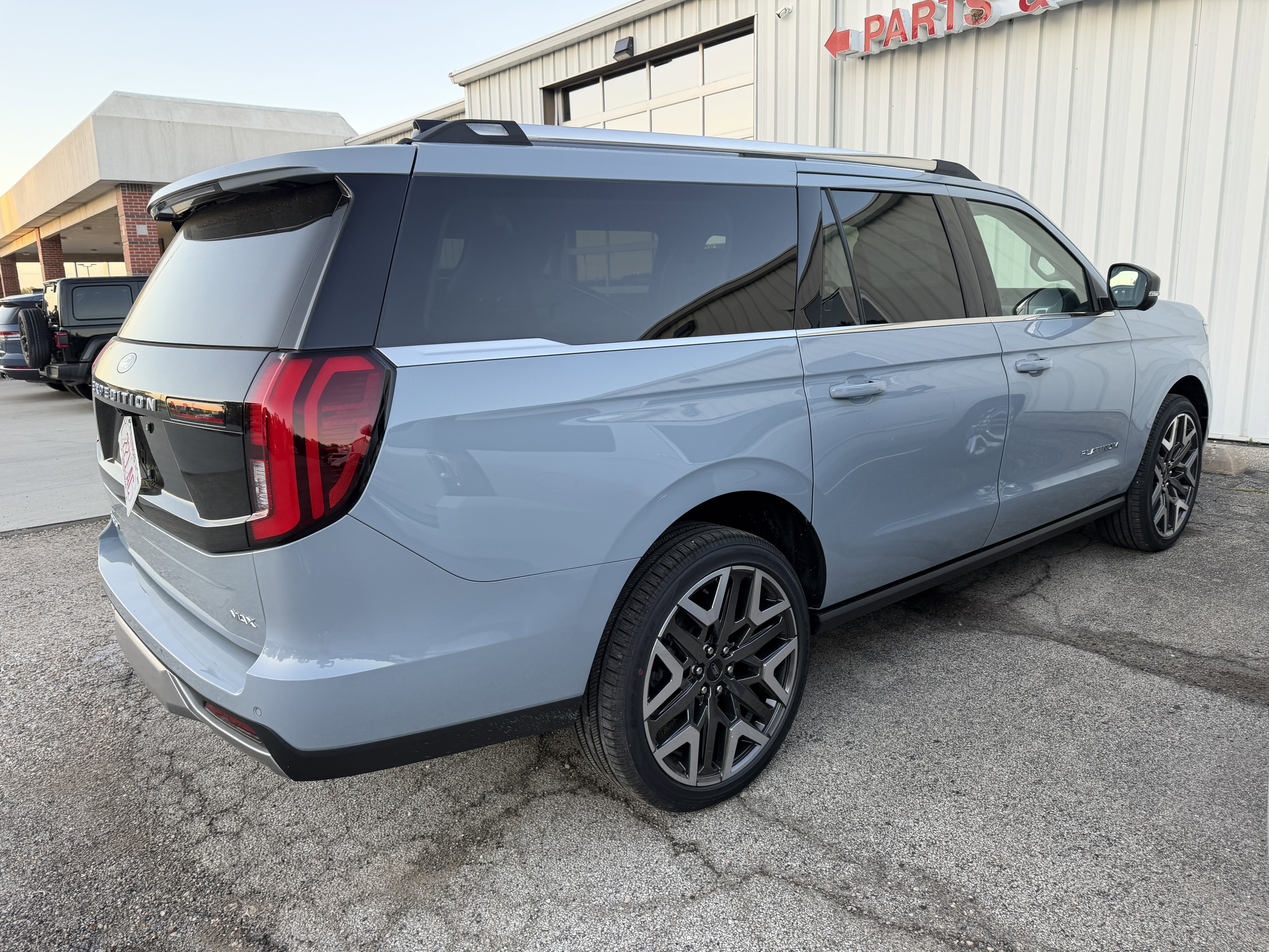New 2026 Ford Expedition Max Platinum w/ Platinum Ultimate Package AWD/4WD image 4