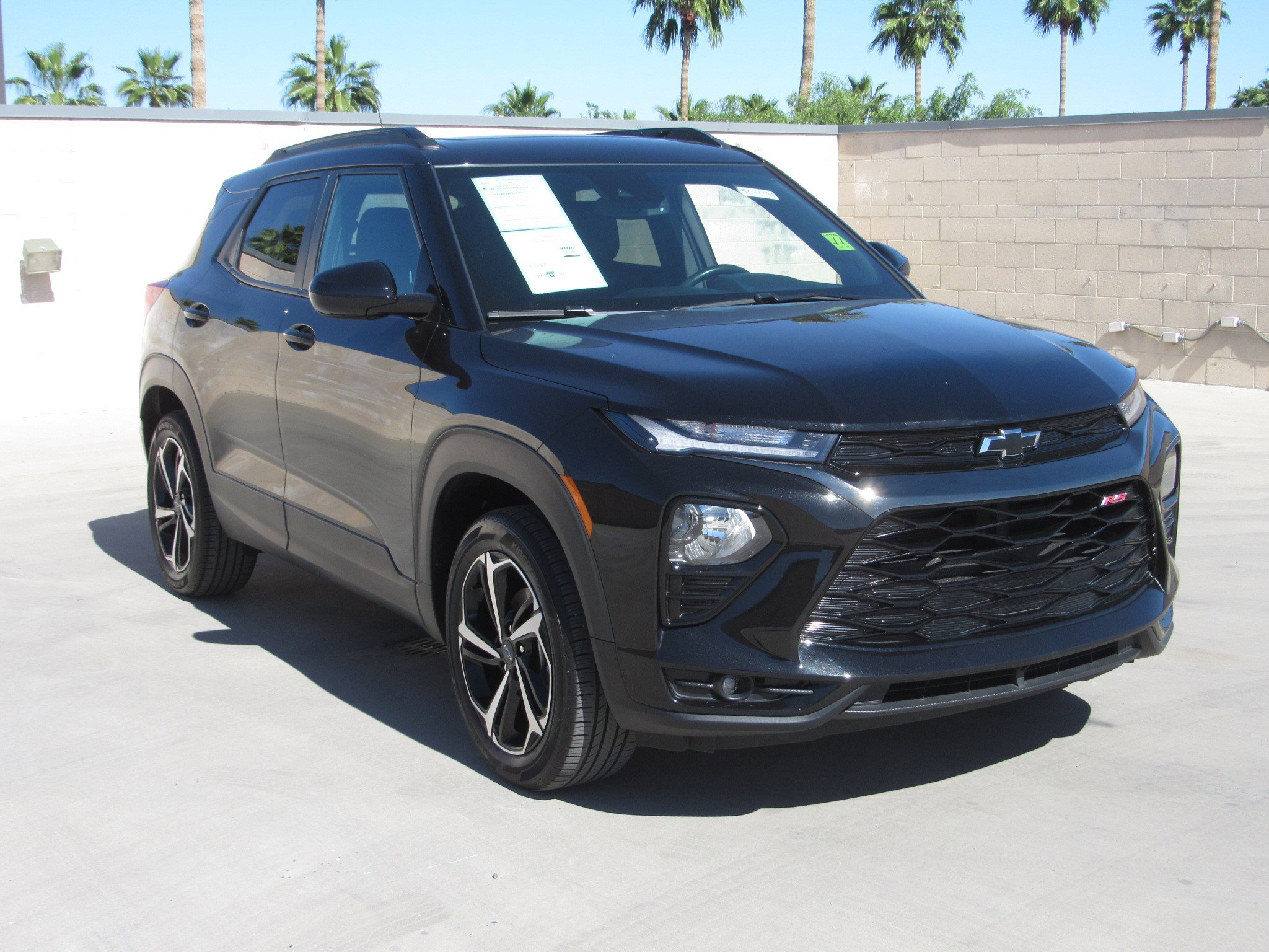 Used 2023 Chevrolet TrailBlazer RS w/ Sun and Liftgate Package image 2