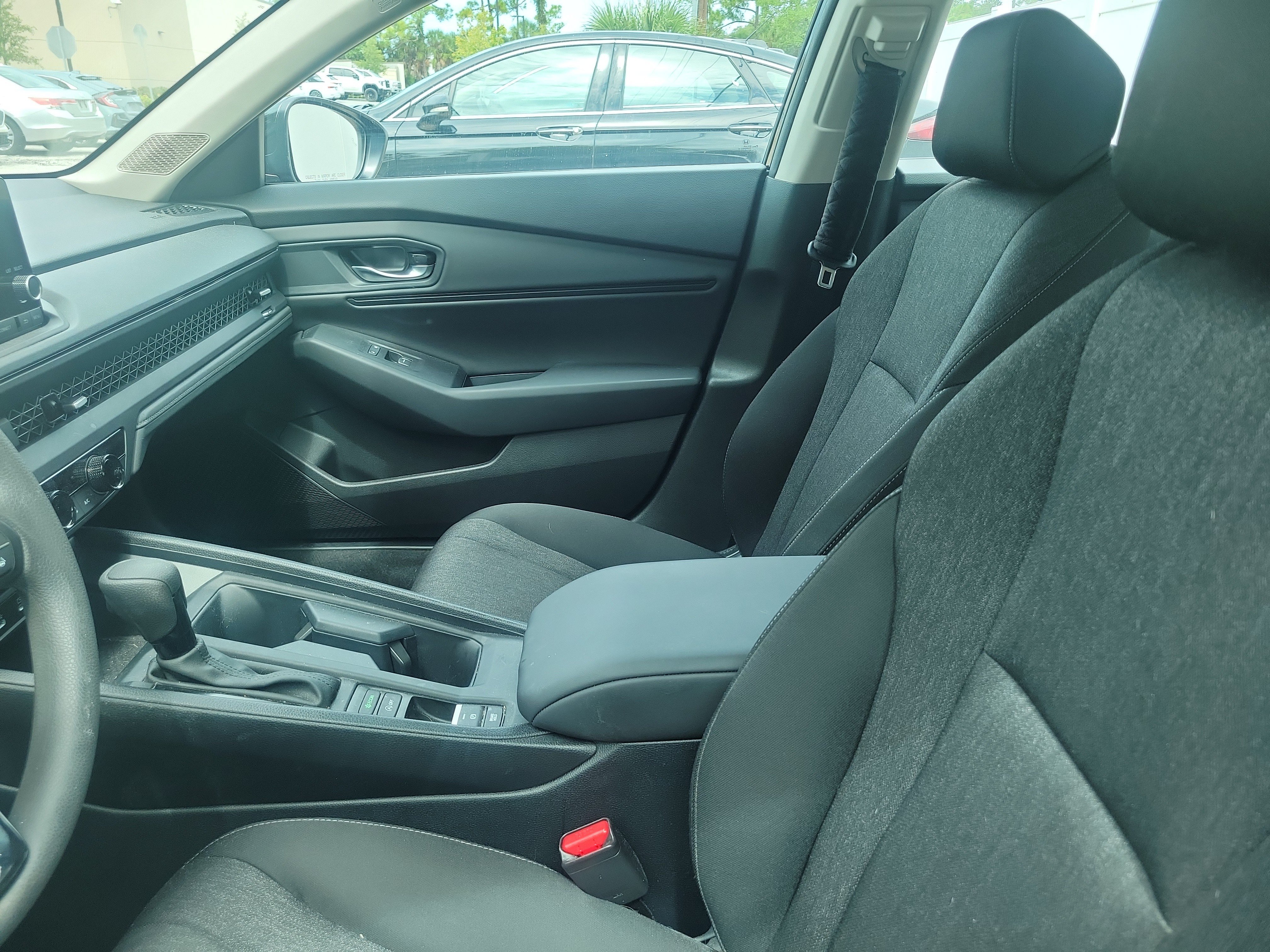 Used 2025 Honda Accord SE image 10