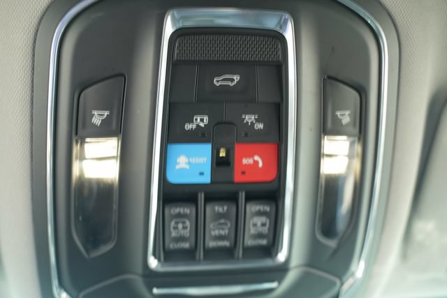 Used 2023 Jeep Grand Cherokee L Limited w/ Luxury Tech Group II AWD/4WD image 40