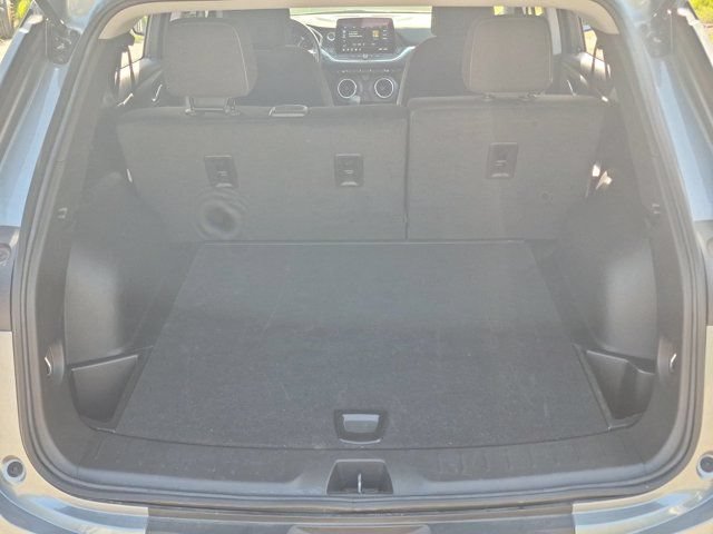 Used 2025 Chevrolet Blazer LT FWD image 28